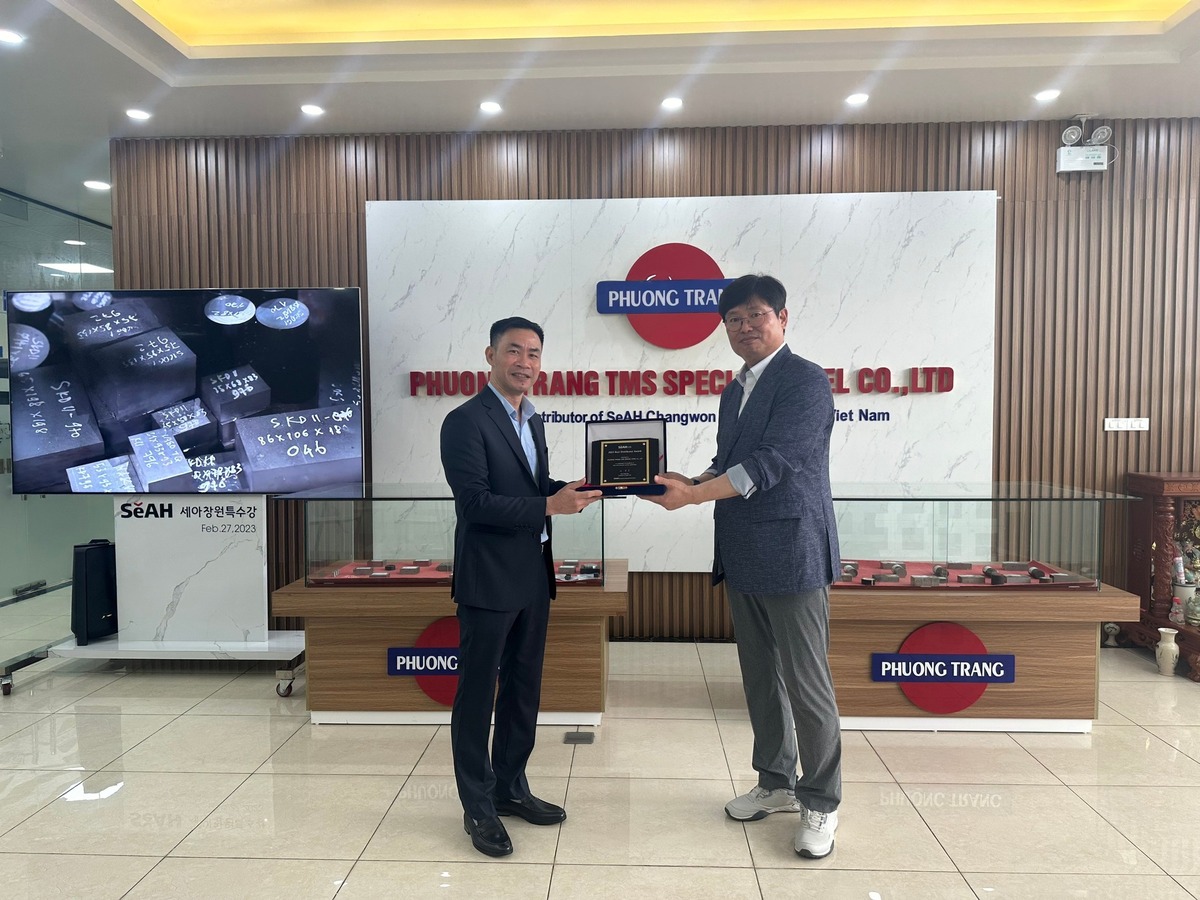 Thép Phương Trang được chứng nhận là nhà phân phối chính thức duy nhất tại Việt Nam đồng thời là nhà phân phối xuất sắc nhất năm 2023 của nhà sản xuất SeAH CSS